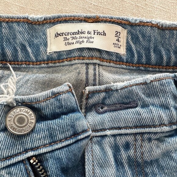 Abercrombie & Fitch Ultra High Rise 90s Straight Jean, Vent Hem, Size: 27 - Picture 6 of 6